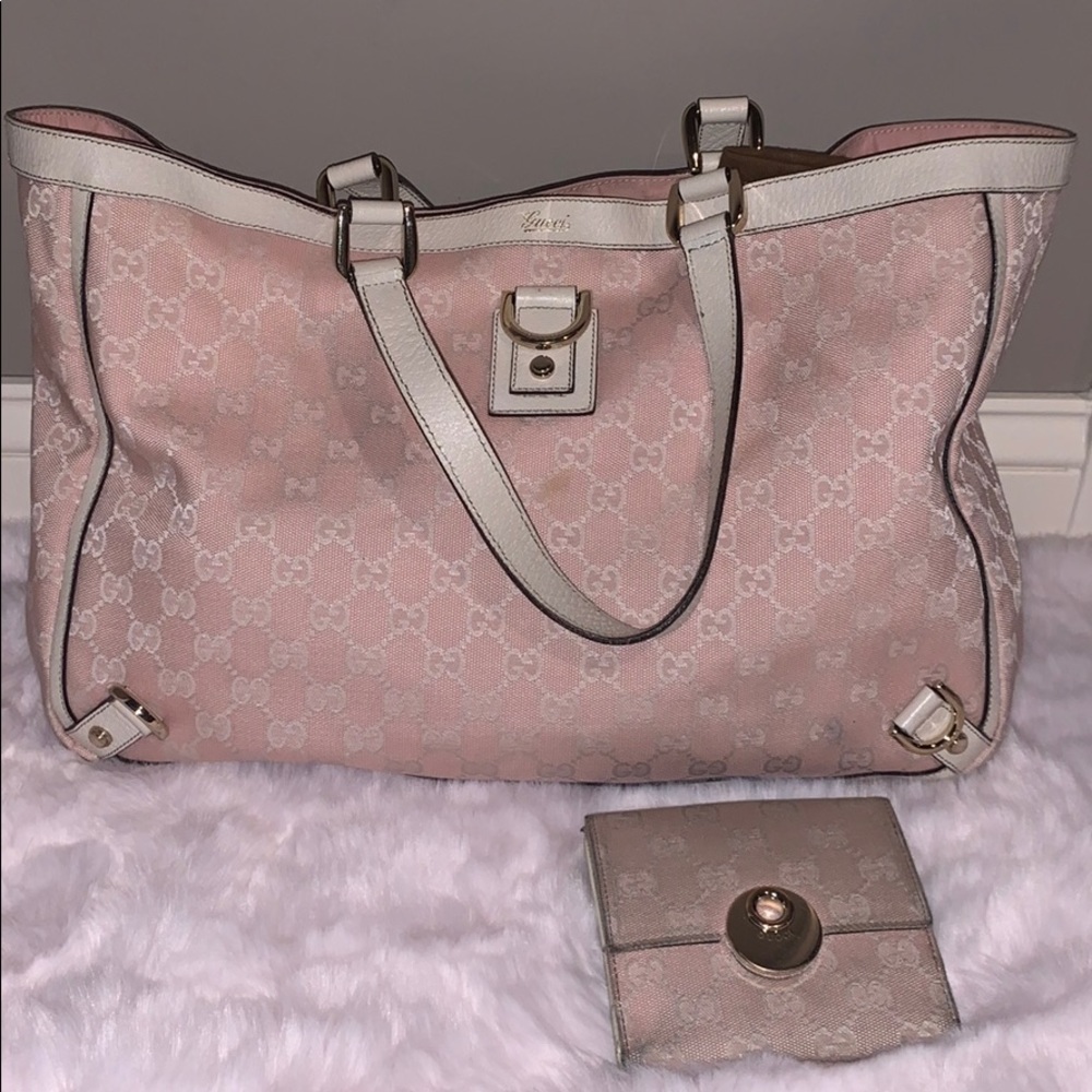 Pink Authentic Gucci Shoulder bag with Wallet
